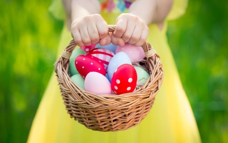 how-to-put-together-easter-baskets-for-kids-fab-party-planning-mom